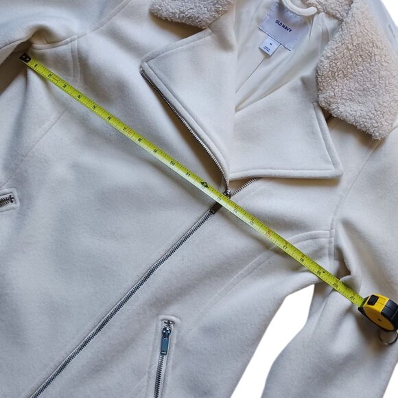 Old Navy Ivory Offset Zip Pea Coat, size Medium, Mid Length - Picture 6 of 9